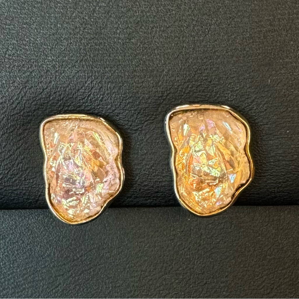 Ben-Amun Iridescent Peach Glass Earrings 60$